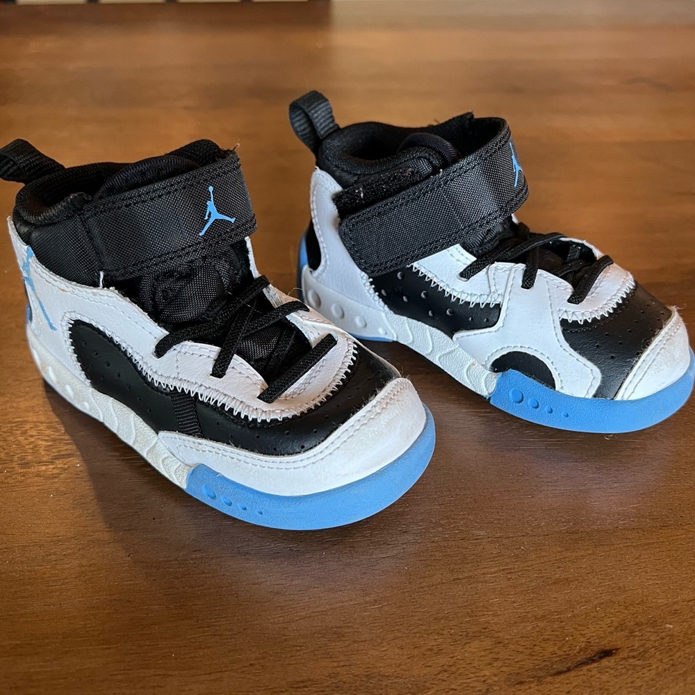 Jordan Sneakers - Toddler size 7C shoes - blue white black basketball